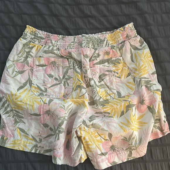 Women’s shorts - Picture 4 of 4